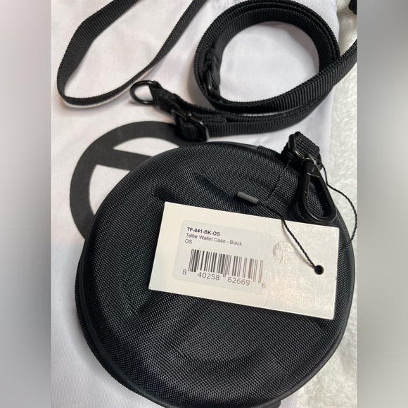 Telfar Black Circle Wallet Case with crossbody Strap Full set NWT - Picture 8 of 8